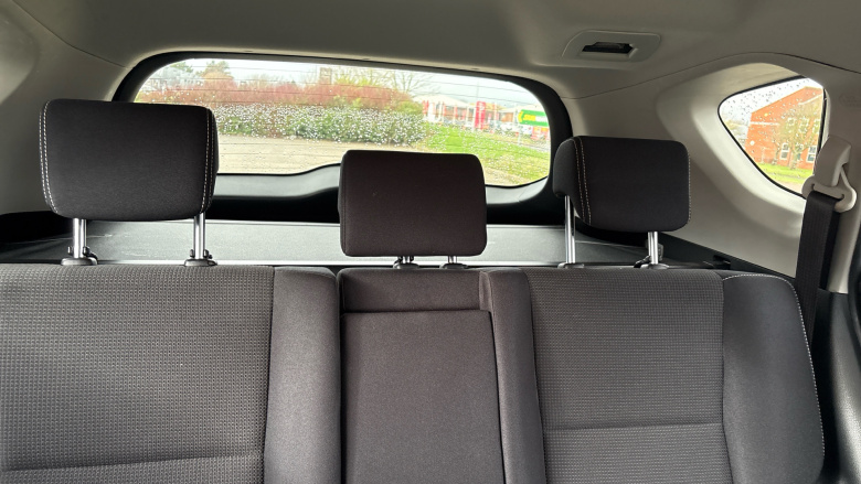 Toyota RAV4 2.0 D-4D Business Edition 5dr 2WD Diesel Estate